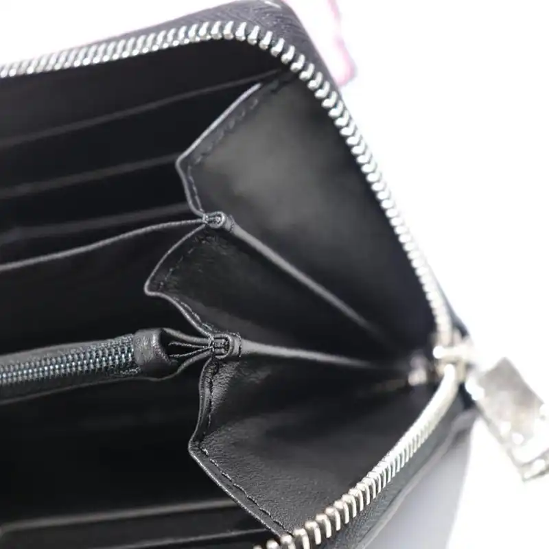G*u*i brand handbags zip around wallet 1904g0014
