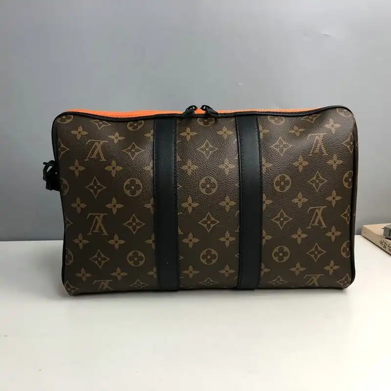 LV Bags 2010B570010