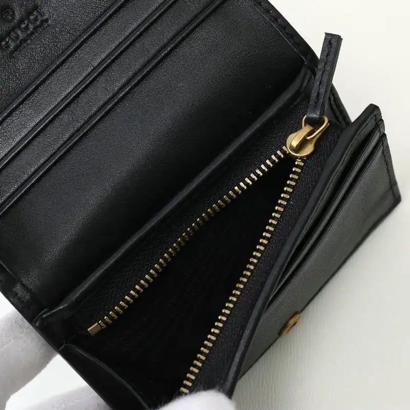 G*u*i bags 20b570281