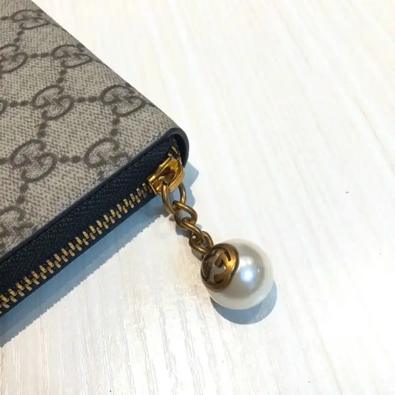 G*u*i bags 20guc0210