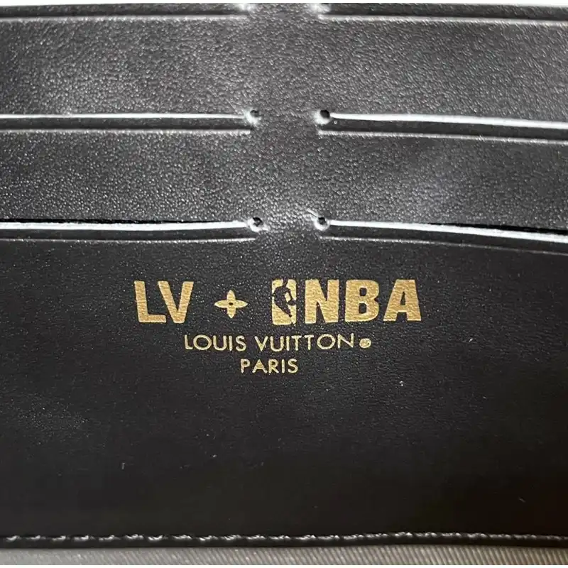 LV Bags 2107YA0082