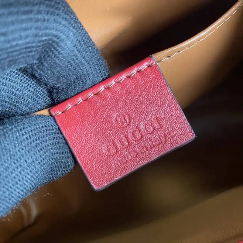 G*u*i s bags 2108ya0016