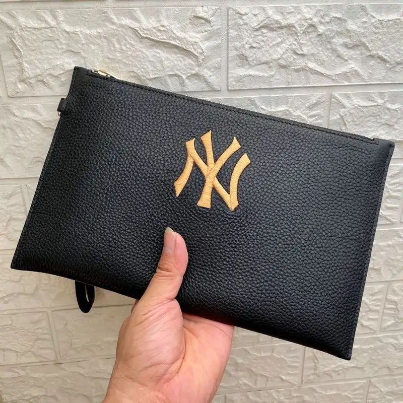 G*u*i bags 2111yz0042