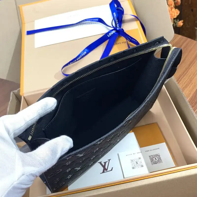LV Bags 2111YZ0051
