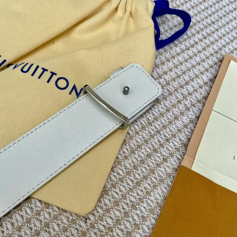 LV Belts 2204XA0131