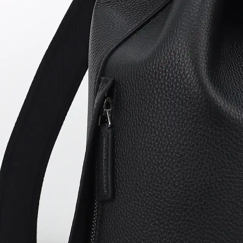 G*u*i bags 2411ya0203