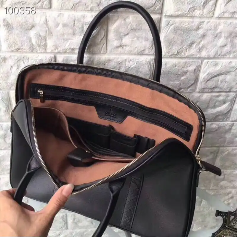 G*u*i bags 2012sh0082