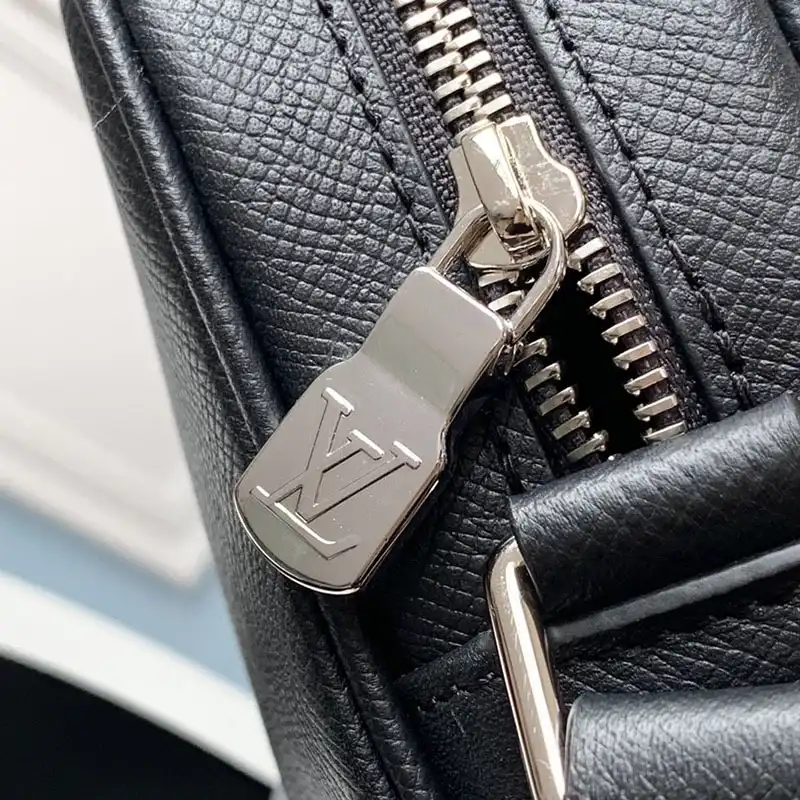 LV Bag 19HT0105