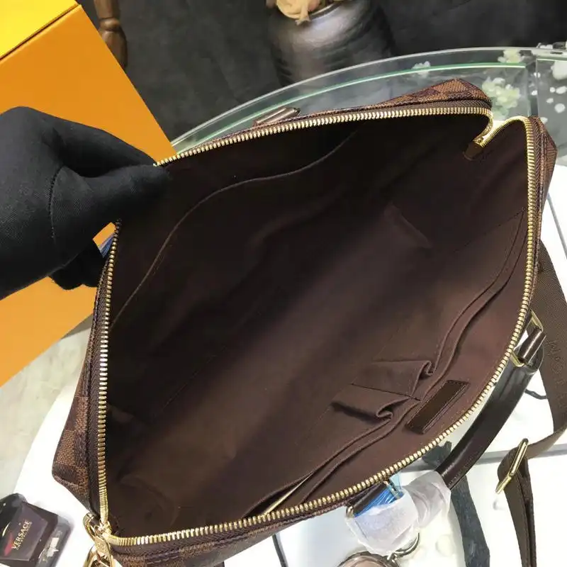 LV Bags 19T1L0378