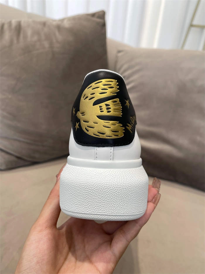 Alexander McQueen Oversized Bright 2567