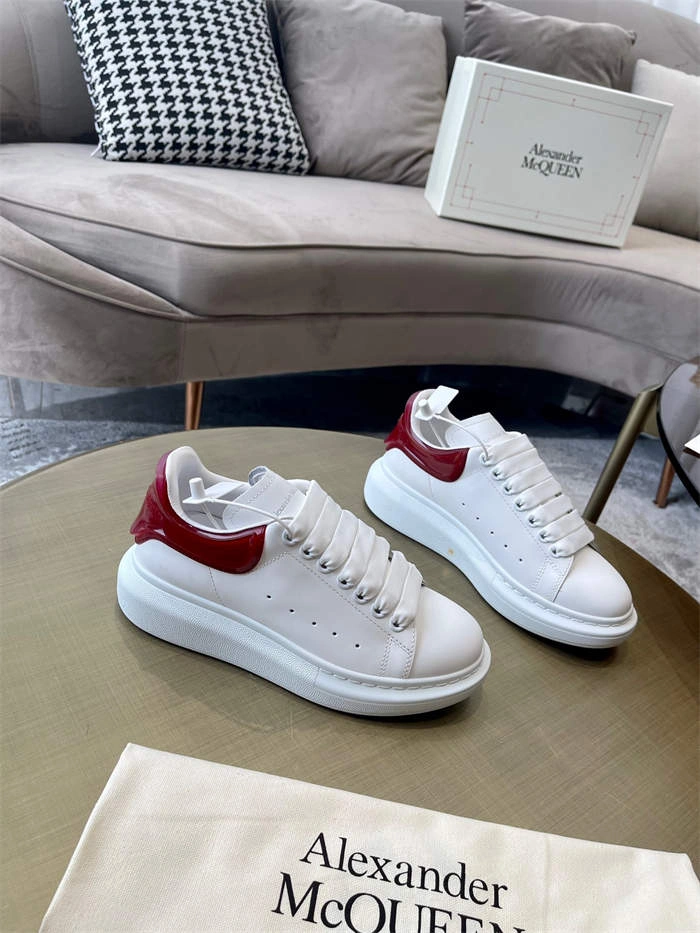 UrbanChic Alexander McQueen Oversized 2577