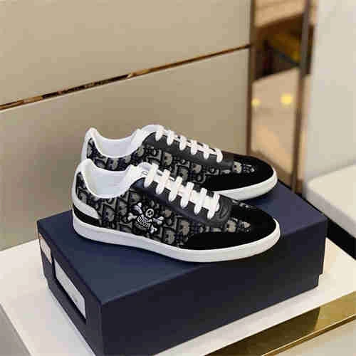 Elegant DR Sneaker 1137