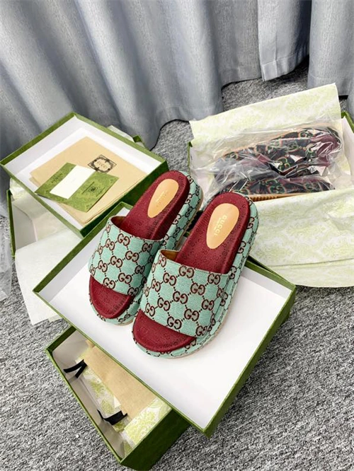 Compact Gocci Slipper 5761