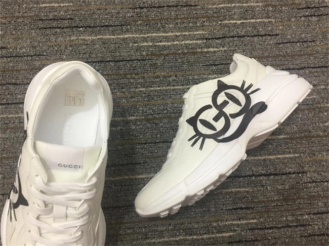 elegant G*u*i rhyton sneaker 240