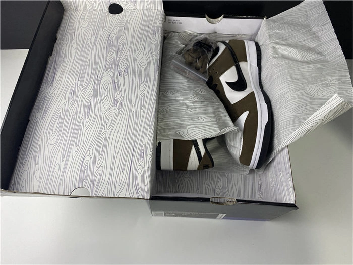 Lightweight Nike SB Dunk Low White Black Trail End Brown 304292- 4938