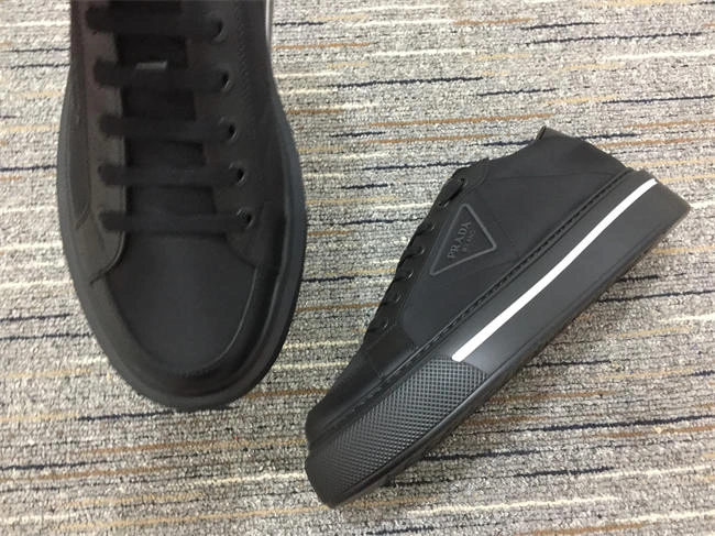 Prada Leather Sneaker Unique 3322
