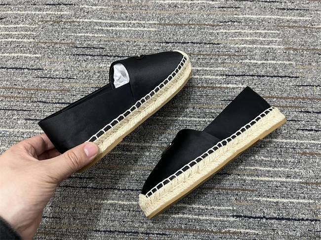 Durable Prada Leather Sneaker 3315