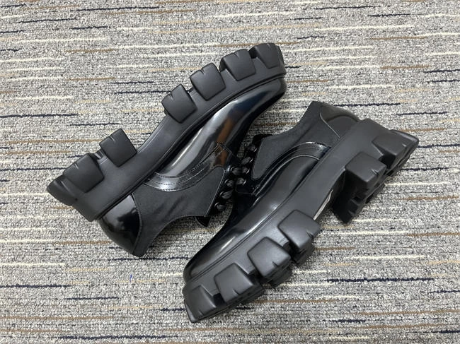 Prada Loafer Minimalist 3336